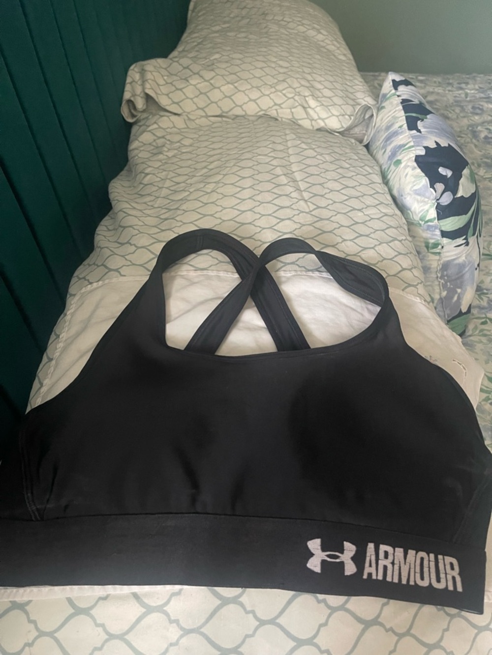 Under Armour Black Cross-Back Sports Bra